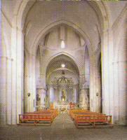 Iglesia gótica del Monasterio de Armenteira, con planta de cruz latina y tres ábsides semicirculares