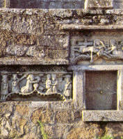 Relieve de San Salvador de Meis. Escenas de la adoración de los Magos, nacimiento y descendimiento