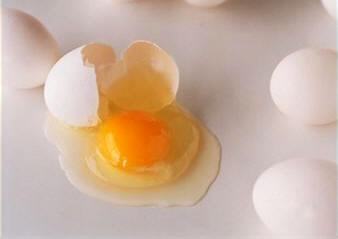 La vitamina B8 interviene en el metabolismo como factor de crecimiento. Está muy extendida, localizándose preferentemente en el huevo