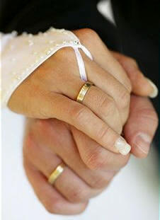 En la juventud suele decidirse la forma de relación afectiva que se desea llevar; muchos deciden compartir la vida en matrimonio