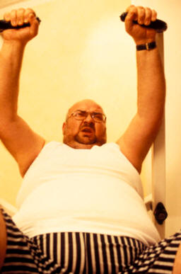 La energía almacenada en forma de grasas es más fácil de procesar por las células que las que tienen origen en los carbohidratos o proteínas