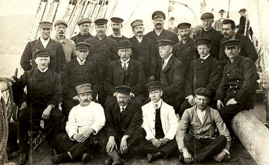 Amundsen y tripulación del Fram