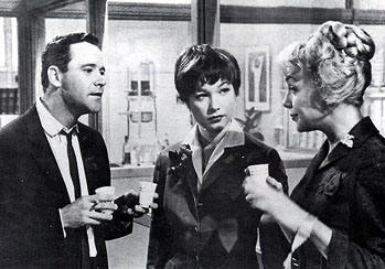 El apartamento (1960), de Billy Wilder. Fuente: Historia Universal del Cine. Madrid. Fascículos Planeta. 1982. Varios tomos.