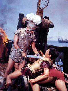 Leon Shamroy firma la fotografía de Cleopatra (1963).