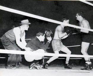 James Wong Howe en el rodaje de Cuerpo y alma (1947).