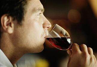Los vinos tintos se caracterizan por el "cuerpo", en comparación con los blancos y rosados