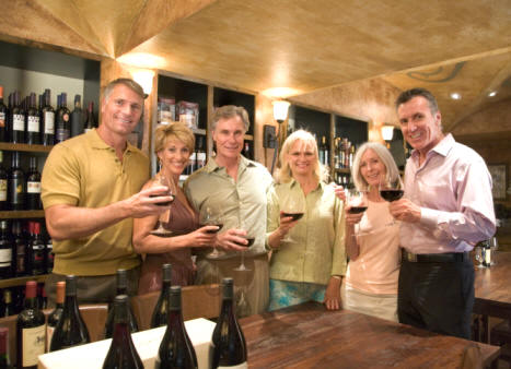 La cata debe realizarse en un ambiente tranquilo, ausente de ruidos y estridencias, malos olores y a buena temperatura