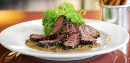 Filete de ternera en salsa de pimienta verde