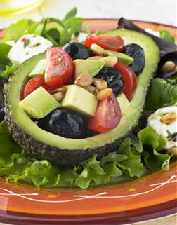 Ensalada griega de aguacate