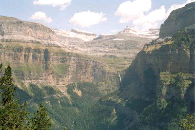 Circo glaciar y cascada de Cotatuero 