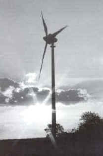 Molino de eje horizontal con rotor de hélice de tres palas