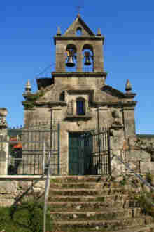 As Neves - Iglesia parroquial y cruceiros de Cerdeira
