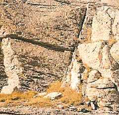 Las diaclasas son fracturas que se producen por efecto de fuerzas laterales 