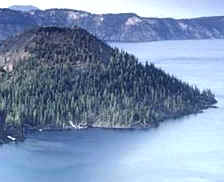Caldera anegada del Lago del Cráter, en Oregón, Estados Unidos