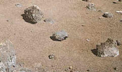 Los piroclastos son materiales sólidos (cenizas, lapillis y bombas) arrojados por los volcanes hacia la superficie terrestre