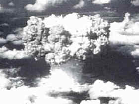 Primera bomba atómica detonada en el desierto de Los Álamos en 1945