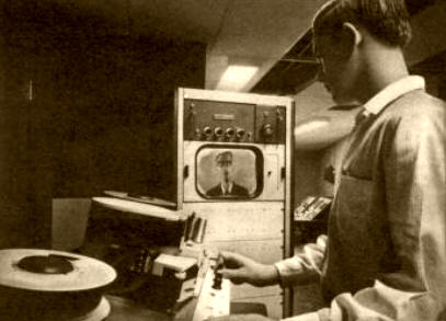 TELEVISIÓN. Hace ya muchas décadas que la Televisión permite en muchos países del primer mundo su empleo en el campo educativo mediante la transmisión de clases, charlas y conferencias