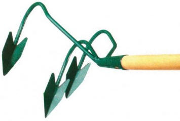Cultivador de tres dientes
