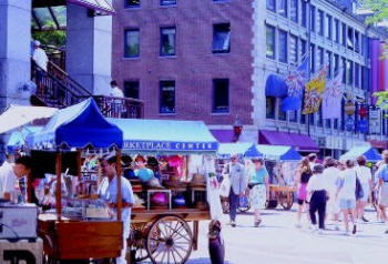 La vida diaria está llena de mensajes, que en su mayoría tienen más forma de fragmentos que de oraciones. Son avisos, reclamos, órdenes, eslóganes, etc.