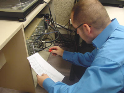 La radio: Áreas de trabajo, rutinas de producción diarias y perfiles profesionales