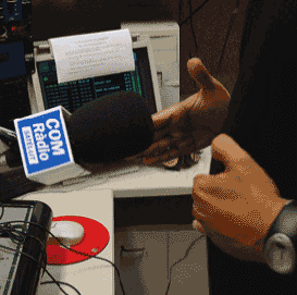 La radio: Simulación del sonido del trote de caballos