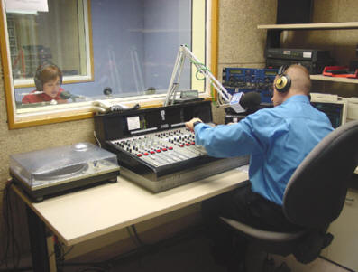 La radio: Organigrama de una emisora de pequeña cobertura