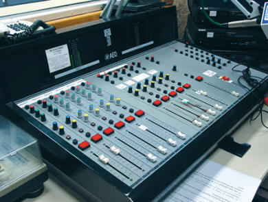 La radio: Mesa de mezclas