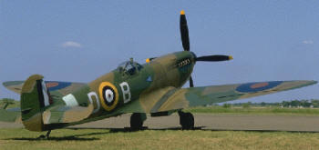 Supermarine Spitfire, un excelente bombardero de combate utilizado por los británicos, y cuya disposición de motor y capacidad de asiento era similar al Messerschmitt ME 109 alemán