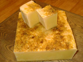 Imagen de un jabón fabricado con aceite de oliva. Foto www.jaboneriagalesa.com